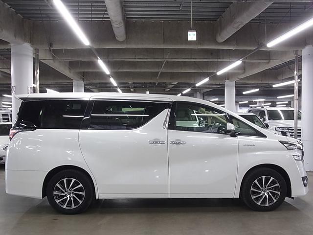 ヴェルファイアハイブリッド エグゼクティブラウンジ　４ＷＤ　パノラミックビュー　純正９型ＪＢＬナビ　後席モニター　衝突軽減ブレーキ　レーダークルーズ　ＥＴＣ２．０　本革メモリーシート　後席ベンチレーション　ステアヒーター　両側電動スライド　クリアランスソナー（9枚目）