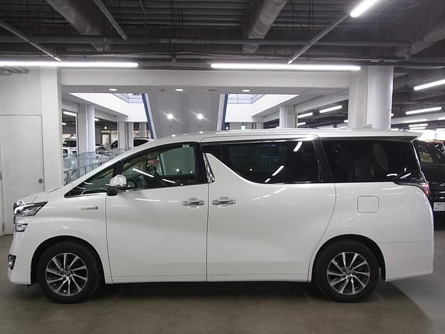 ヴェルファイアハイブリッド エグゼクティブラウンジ　４ＷＤ　パノラミックビュー　純正９型ＪＢＬナビ　後席モニター　衝突軽減ブレーキ　レーダークルーズ　ＥＴＣ２．０　本革メモリーシート　後席ベンチレーション　ステアヒーター　両側電動スライド　クリアランスソナー（10枚目）