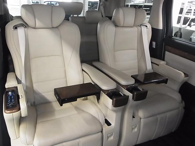 ヴェルファイアハイブリッド エグゼクティブラウンジ　４ＷＤ　パノラミックビュー　純正９型ＪＢＬナビ　後席モニター　衝突軽減ブレーキ　レーダークルーズ　ＥＴＣ２．０　本革メモリーシート　後席ベンチレーション　ステアヒーター　両側電動スライド　クリアランスソナー（14枚目）