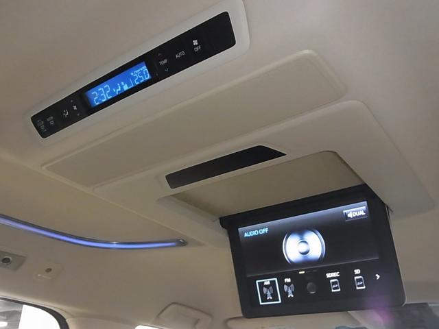 ヴェルファイアハイブリッド エグゼクティブラウンジ　４ＷＤ　パノラミックビュー　純正９型ＪＢＬナビ　後席モニター　衝突軽減ブレーキ　レーダークルーズ　ＥＴＣ２．０　本革メモリーシート　後席ベンチレーション　ステアヒーター　両側電動スライド　クリアランスソナー（18枚目）