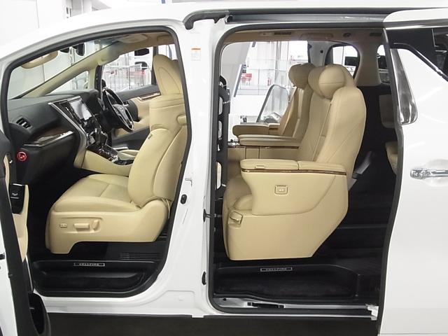 ヴェルファイアハイブリッド エグゼクティブラウンジ　４ＷＤ　パノラミックビュー　純正９型ＪＢＬナビ　後席モニター　衝突軽減ブレーキ　レーダークルーズ　ＥＴＣ２．０　本革メモリーシート　後席ベンチレーション　ステアヒーター　両側電動スライド　クリアランスソナー（23枚目）