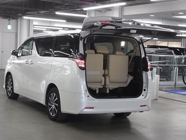 ヴェルファイアハイブリッド エグゼクティブラウンジ　４ＷＤ　パノラミックビュー　純正９型ＪＢＬナビ　後席モニター　衝突軽減ブレーキ　レーダークルーズ　ＥＴＣ２．０　本革メモリーシート　後席ベンチレーション　ステアヒーター　両側電動スライド　クリアランスソナー（25枚目）