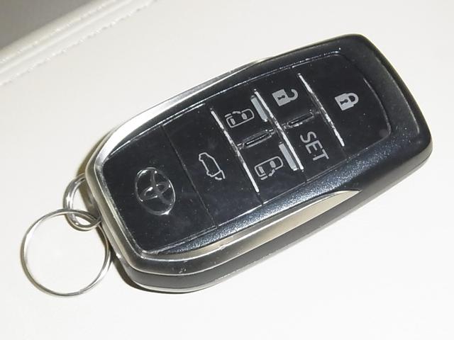 ヴェルファイアハイブリッド エグゼクティブラウンジ　４ＷＤ　パノラミックビュー　純正９型ＪＢＬナビ　後席モニター　衝突軽減ブレーキ　レーダークルーズ　ＥＴＣ２．０　本革メモリーシート　後席ベンチレーション　ステアヒーター　両側電動スライド　クリアランスソナー（49枚目）