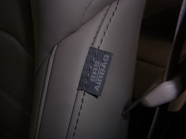 ヴェルファイアハイブリッド エグゼクティブラウンジ　４ＷＤ　パノラミックビュー　純正９型ＪＢＬナビ　後席モニター　衝突軽減ブレーキ　レーダークルーズ　ＥＴＣ２．０　本革メモリーシート　後席ベンチレーション　ステアヒーター　両側電動スライド　クリアランスソナー（50枚目）