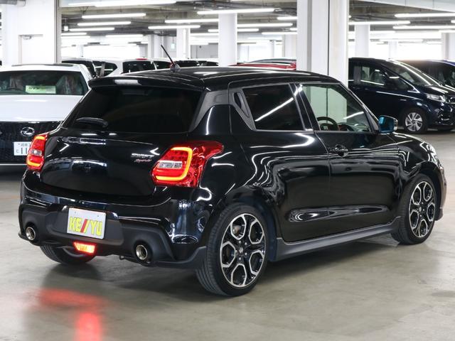 スイフトスポーツ ベースグレード　ターボ　６速マニュアル　シートヒーター　ＥＴＣ　純正ディスプレイオーディオ　バックカメラ　ＣＤ・ＤＶＤ再生　Ｂｌｕｅｔｏｏｔｈオーディオ　ＵＳＢ端子　クルーズコントロール　スマートキー　電格ミラー　ＬＥＤランプ　純正１７ＡＷ（3枚目）