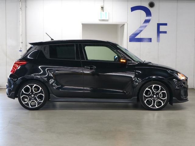 スイフトスポーツ ベースグレード　ターボ　６速マニュアル　シートヒーター　ＥＴＣ　純正ディスプレイオーディオ　バックカメラ　ＣＤ・ＤＶＤ再生　Ｂｌｕｅｔｏｏｔｈオーディオ　ＵＳＢ端子　クルーズコントロール　スマートキー　電格ミラー　ＬＥＤランプ　純正１７ＡＷ（9枚目）