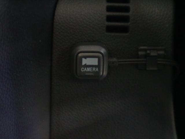 スイフトスポーツ ベースグレード　ターボ　６速マニュアル　シートヒーター　ＥＴＣ　純正ディスプレイオーディオ　バックカメラ　ＣＤ・ＤＶＤ再生　Ｂｌｕｅｔｏｏｔｈオーディオ　ＵＳＢ端子　クルーズコントロール　スマートキー　電格ミラー　ＬＥＤランプ　純正１７ＡＷ（34枚目）