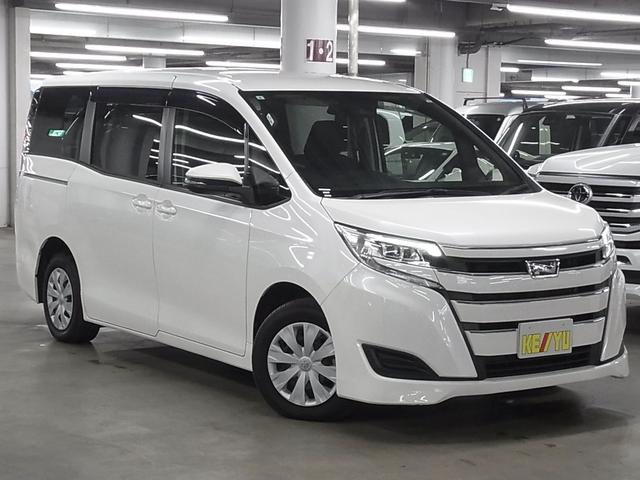 ノア Ｘ　フリップダウンモニター　純正９インチナビ　セーフティセンス　ＥＴＣ　両側スライドドア　バックカメラ　ＣＤ・ＤＶＤ　ＢＴオーディオ　フルセグＴＶ　ＵＳＢ　スマートキー　クルーズコントロール　ＬＥＤランプ（5枚目）