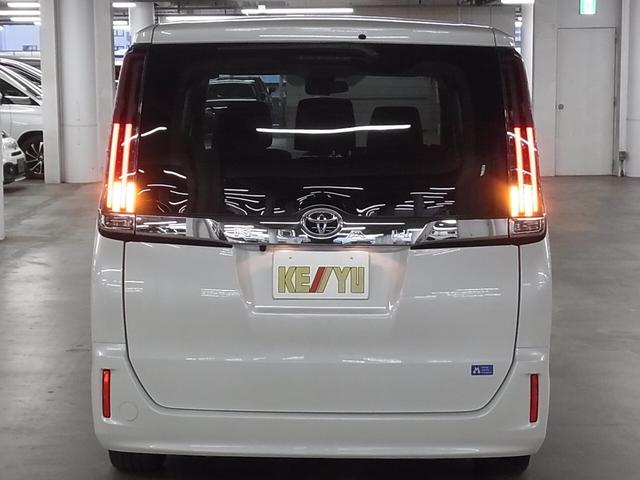 ノア Ｘ　フリップダウンモニター　純正９インチナビ　セーフティセンス　ＥＴＣ　両側スライドドア　バックカメラ　ＣＤ・ＤＶＤ　ＢＴオーディオ　フルセグＴＶ　ＵＳＢ　スマートキー　クルーズコントロール　ＬＥＤランプ（7枚目）