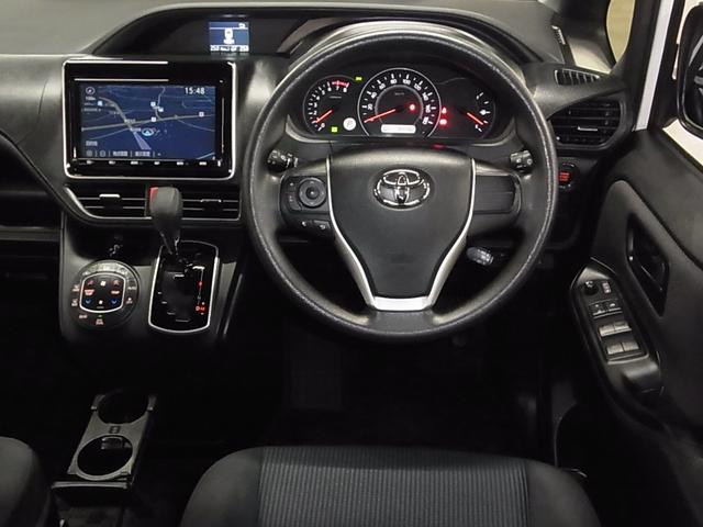 ノア Ｘ　フリップダウンモニター　純正９インチナビ　セーフティセンス　ＥＴＣ　両側スライドドア　バックカメラ　ＣＤ・ＤＶＤ　ＢＴオーディオ　フルセグＴＶ　ＵＳＢ　スマートキー　クルーズコントロール　ＬＥＤランプ（11枚目）