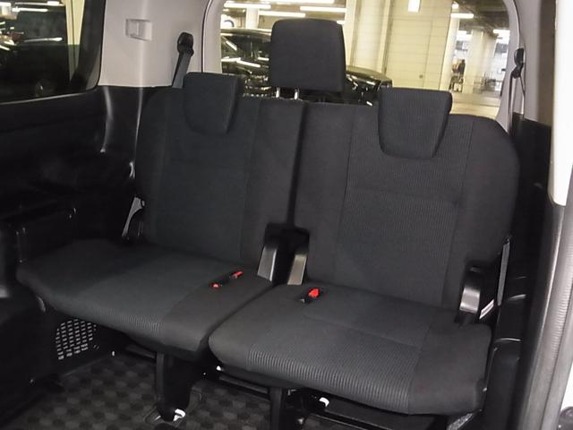 ノア Ｘ　フリップダウンモニター　純正９インチナビ　セーフティセンス　ＥＴＣ　両側スライドドア　バックカメラ　ＣＤ・ＤＶＤ　ＢＴオーディオ　フルセグＴＶ　ＵＳＢ　スマートキー　クルーズコントロール　ＬＥＤランプ（15枚目）