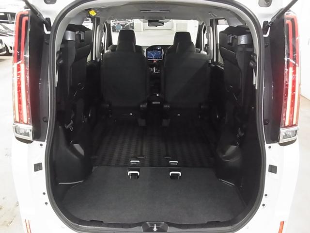 ノア Ｘ　フリップダウンモニター　純正９インチナビ　セーフティセンス　ＥＴＣ　両側スライドドア　バックカメラ　ＣＤ・ＤＶＤ　ＢＴオーディオ　フルセグＴＶ　ＵＳＢ　スマートキー　クルーズコントロール　ＬＥＤランプ（16枚目）