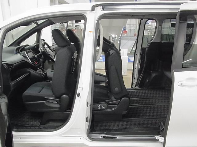 ノア Ｘ　フリップダウンモニター　純正９インチナビ　セーフティセンス　ＥＴＣ　両側スライドドア　バックカメラ　ＣＤ・ＤＶＤ　ＢＴオーディオ　フルセグＴＶ　ＵＳＢ　スマートキー　クルーズコントロール　ＬＥＤランプ（23枚目）