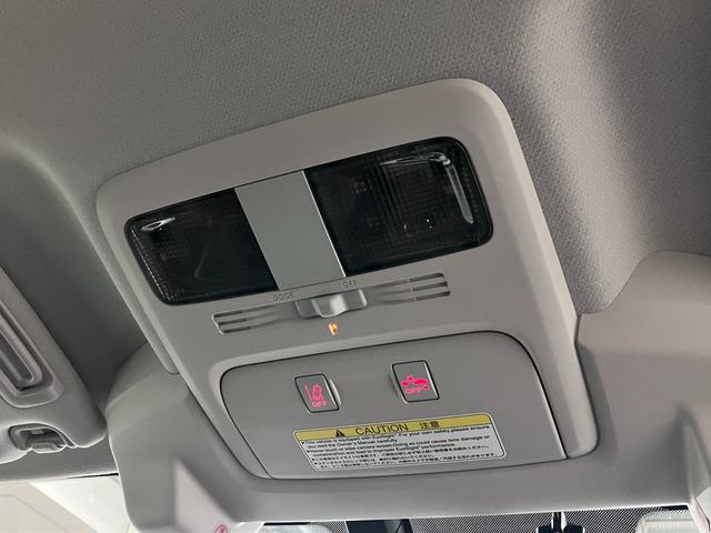 フォレスター Ｘ－ブレイク　４ＷＤ　ワンオーナー　衝突軽減ブレーキ　車線逸脱警報　全車速追従クルーズ　パドルシフト　ＥＴＣ　シートヒーター　パワーリフトゲート　純正ナビ　バックカメラ　ＢＴオーディオ　フルセグＴＶ　スマートキー　ウォッシャー付ＨＩＤ（17枚目）