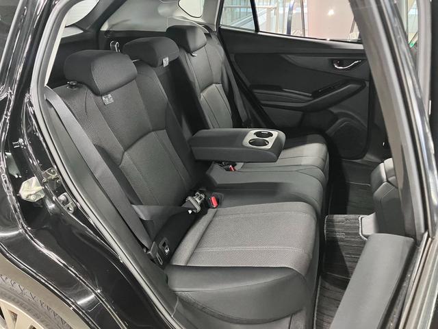 インプレッサスポーツ １．６ｉ－Ｌアイサイト　衝突軽減ブレーキ　車線逸脱警報　全車速追従クルーズ　パドルシフト　ＥＴＣ　カロッツェリアナビ　バックカメラ　ＣＤ・ＤＶＤ再生　ＴＶ　ＵＳＢ　キーレスエントリー　電格ミラー　オートエアコン　純正１６ＡＷ（14枚目）