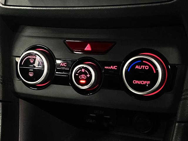 インプレッサスポーツ １．６ｉ－Ｌアイサイト　衝突軽減ブレーキ　車線逸脱警報　全車速追従クルーズ　パドルシフト　ＥＴＣ　カロッツェリアナビ　バックカメラ　ＣＤ・ＤＶＤ再生　ＴＶ　ＵＳＢ　キーレスエントリー　電格ミラー　オートエアコン　純正１６ＡＷ（30枚目）