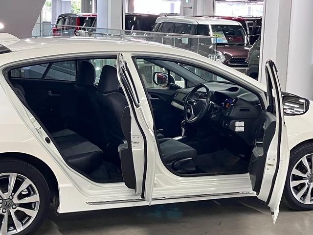 遠方（九州、沖縄除く）のお客様でも陸運局に持ちこまずに名義変更可能ですので店頭納車の場合は余計な諸費用も頂いておりません。遠方陸送納車も格安陸送費にてご納車可能です☆