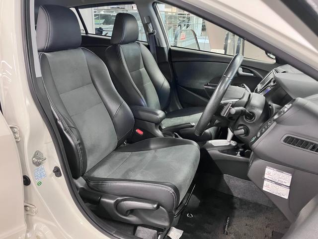 店内のキッズコーナーには人気ゲームや落書きカーコーナー、ＤＶＤをご用意、授乳室も御座います。整備待ち時間でも退屈致しません♪各種お飲み物のご用意、お子様にはお菓子をプレゼントしております♪