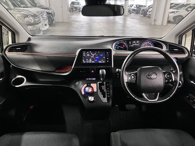 シエンタ ハイブリッドＧ　トヨタセーフティセンス　フリップダウンモニター　両側電動スライドドア　純正ナビ　バックカメラ　Ｂｌｕｅｔｏｏｔｈオーディオ　フルセグＴＶ　ＣＤ・ＤＶＤ　ＥＴＣ　スマートキー　オートエアコン　電動格納ドアミラー　サイドバイザー（4枚目）