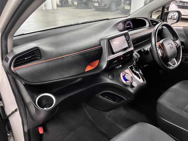 シエンタ ハイブリッドＧ　トヨタセーフティセンス　フリップダウンモニター　両側電動スライドドア　純正ナビ　バックカメラ　Ｂｌｕｅｔｏｏｔｈオーディオ　フルセグＴＶ　ＣＤ・ＤＶＤ　ＥＴＣ　スマートキー　オートエアコン　電動格納ドアミラー　サイドバイザー（24枚目）