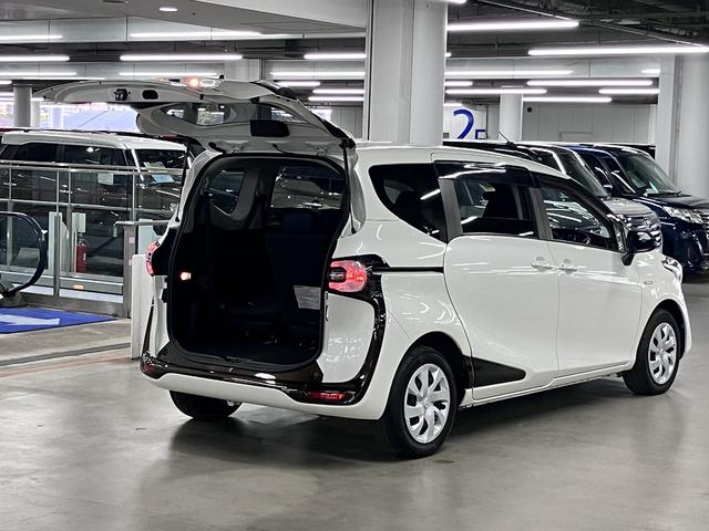 シエンタ ハイブリッドＧ　トヨタセーフティセンス　フリップダウンモニター　両側電動スライドドア　純正ナビ　バックカメラ　Ｂｌｕｅｔｏｏｔｈオーディオ　フルセグＴＶ　ＣＤ・ＤＶＤ　ＥＴＣ　スマートキー　オートエアコン　電動格納ドアミラー　サイドバイザー（27枚目）