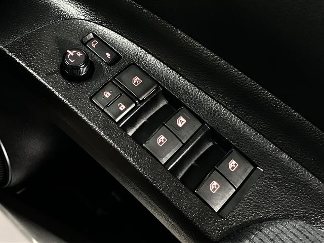 シエンタ ハイブリッドＧ　トヨタセーフティセンス　フリップダウンモニター　両側電動スライドドア　純正ナビ　バックカメラ　Ｂｌｕｅｔｏｏｔｈオーディオ　フルセグＴＶ　ＣＤ・ＤＶＤ　ＥＴＣ　スマートキー　オートエアコン　電動格納ドアミラー　サイドバイザー（44枚目）