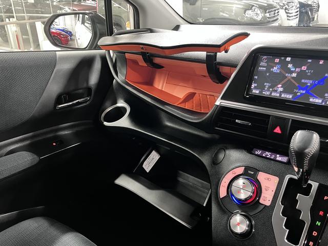 シエンタ ハイブリッドＧ　トヨタセーフティセンス　フリップダウンモニター　両側電動スライドドア　純正ナビ　バックカメラ　Ｂｌｕｅｔｏｏｔｈオーディオ　フルセグＴＶ　ＣＤ・ＤＶＤ　ＥＴＣ　スマートキー　オートエアコン　電動格納ドアミラー　サイドバイザー（45枚目）