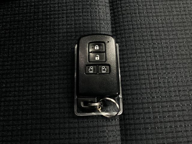 シエンタ ハイブリッドＧ　トヨタセーフティセンス　フリップダウンモニター　両側電動スライドドア　純正ナビ　バックカメラ　Ｂｌｕｅｔｏｏｔｈオーディオ　フルセグＴＶ　ＣＤ・ＤＶＤ　ＥＴＣ　スマートキー　オートエアコン　電動格納ドアミラー　サイドバイザー（47枚目）