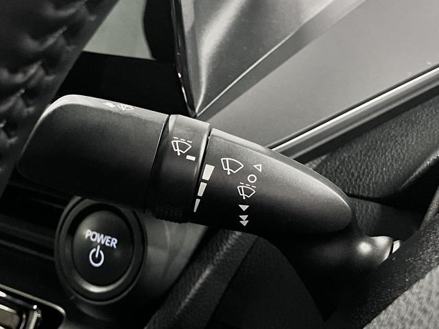 プリウス X セーフティセンス BSM・安心降車アシスト 純正ナビ バックカメラ CD・DVD フルセグTV Bluetoothオーディオ USB端子 AC1500W LEDヘッドランプ スマートキー スペアキー有(44枚目)