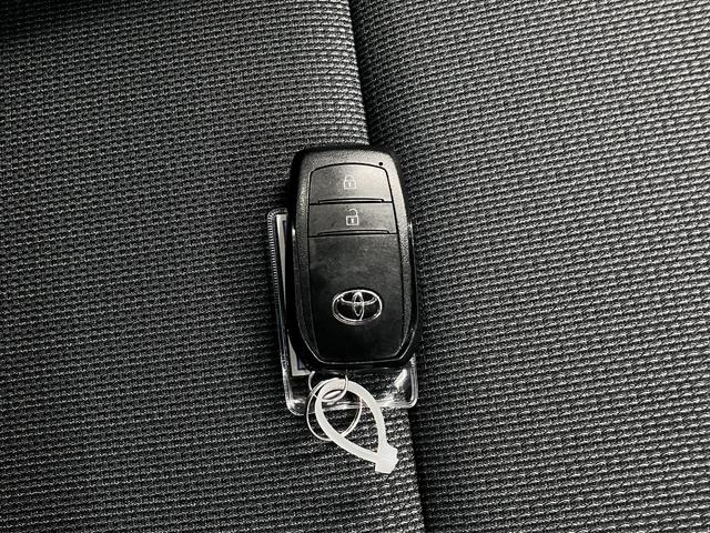 プリウス X セーフティセンス BSM・安心降車アシスト 純正ナビ バックカメラ CD・DVD フルセグTV Bluetoothオーディオ USB端子 AC1500W LEDヘッドランプ スマートキー スペアキー有(50枚目)