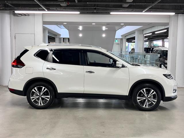 エクストレイル 20Xi ワンオーナー インテリミラー アラウンドビュー BSW・RCTA 純正9インチナビ 全席シートヒーター プロパイロット ETC オートバックドア ブルーレイ BTオーディオ フルセグTV インテリキー LEDランプ(9枚目)