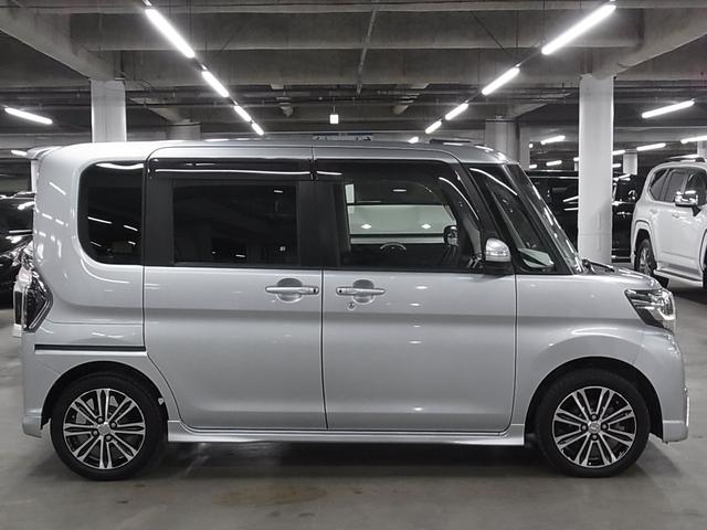 タント カスタムＲＳ　トップエディションＳＡＩＩＩ　ターボ　衝突軽減ブレーキ　車線逸脱警報　オートハイビーム　ＥＴＣ２．０　シートヒーター　両側パワースライドドア　純正ナビ　バックカメラ　ＢＴオーディオ　フルセグＴＶ　スマートキー　コーナーポール　ＬＥＤランプ（9枚目）