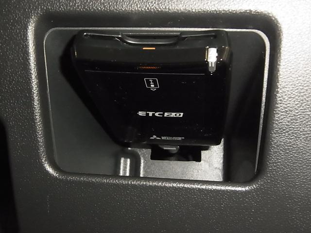 タント カスタムＲＳ　トップエディションＳＡＩＩＩ　ターボ　衝突軽減ブレーキ　車線逸脱警報　オートハイビーム　ＥＴＣ２．０　シートヒーター　両側パワースライドドア　純正ナビ　バックカメラ　ＢＴオーディオ　フルセグＴＶ　スマートキー　コーナーポール　ＬＥＤランプ（19枚目）