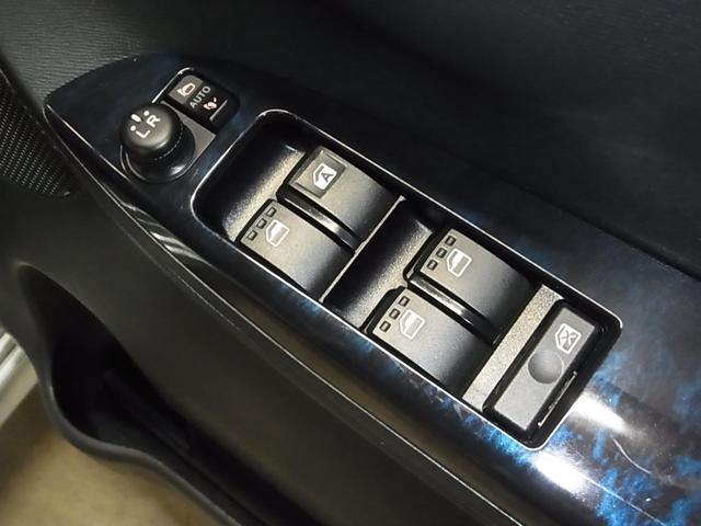 タント カスタムＲＳ　トップエディションＳＡＩＩＩ　ターボ　衝突軽減ブレーキ　車線逸脱警報　オートハイビーム　ＥＴＣ２．０　シートヒーター　両側パワースライドドア　純正ナビ　バックカメラ　ＢＴオーディオ　フルセグＴＶ　スマートキー　コーナーポール　ＬＥＤランプ（35枚目）