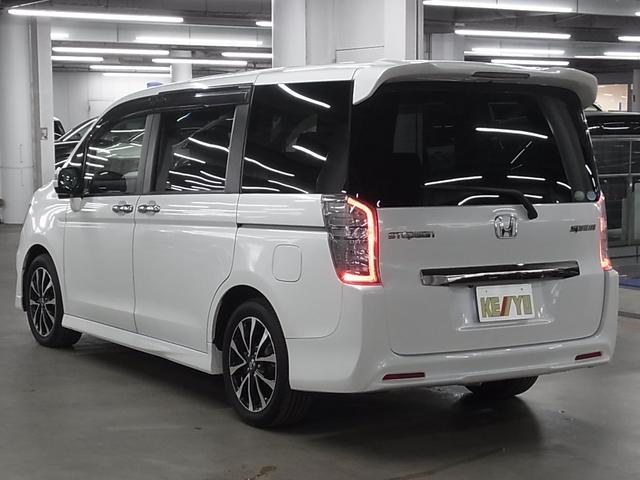 ステップワゴンスパーダ Ｚ　クールスピリット　純正９インチナビ　両側電動スライドドア　バックカメラ　ＢＴオーディオ　フルセグＴＶ　ＣＤ・ＤＶＤ再生　ＥＴＣ　クルーズコントロール　パドルシフト　ＨＩＤライト　純正１７ＡＷ　スマートキー　スペアキー有（8枚目）