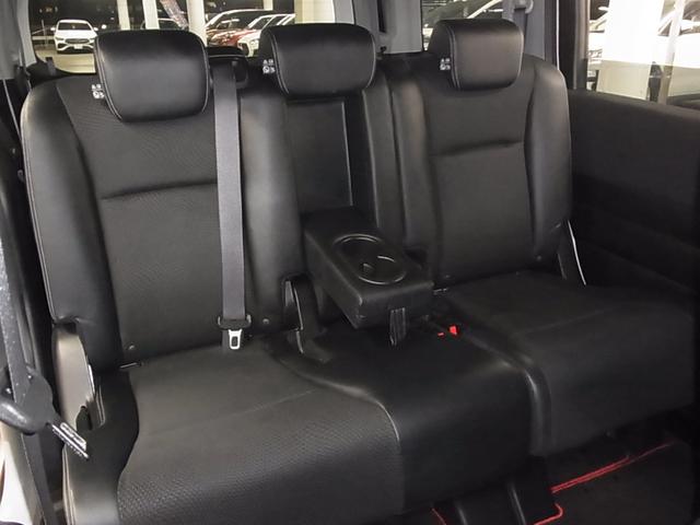 ステップワゴンスパーダ Ｚ　クールスピリット　純正９インチナビ　両側電動スライドドア　バックカメラ　ＢＴオーディオ　フルセグＴＶ　ＣＤ・ＤＶＤ再生　ＥＴＣ　クルーズコントロール　パドルシフト　ＨＩＤライト　純正１７ＡＷ　スマートキー　スペアキー有（13枚目）