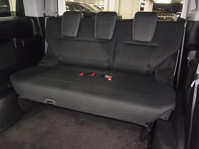 ステップワゴンスパーダ Ｚ　クールスピリット　純正９インチナビ　両側電動スライドドア　バックカメラ　ＢＴオーディオ　フルセグＴＶ　ＣＤ・ＤＶＤ再生　ＥＴＣ　クルーズコントロール　パドルシフト　ＨＩＤライト　純正１７ＡＷ　スマートキー　スペアキー有（14枚目）