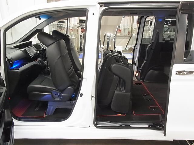 ステップワゴンスパーダ Ｚ　クールスピリット　純正９インチナビ　両側電動スライドドア　バックカメラ　ＢＴオーディオ　フルセグＴＶ　ＣＤ・ＤＶＤ再生　ＥＴＣ　クルーズコントロール　パドルシフト　ＨＩＤライト　純正１７ＡＷ　スマートキー　スペアキー有（23枚目）