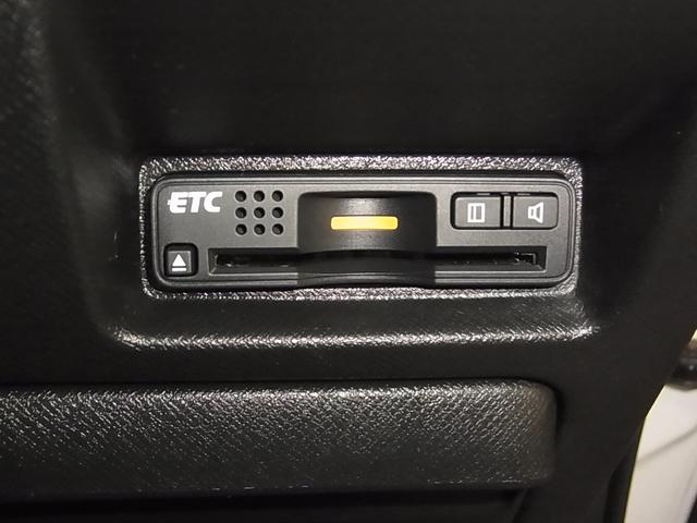 ステップワゴンスパーダ Ｚ　クールスピリット　純正９インチナビ　両側電動スライドドア　バックカメラ　ＢＴオーディオ　フルセグＴＶ　ＣＤ・ＤＶＤ再生　ＥＴＣ　クルーズコントロール　パドルシフト　ＨＩＤライト　純正１７ＡＷ　スマートキー　スペアキー有（41枚目）