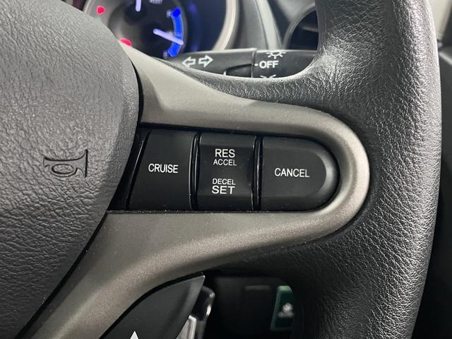 フィットハイブリッド ベースグレード ワンオーナー クルーズコントロール Gathersオーディオ CD再生 USB・AUX端子 FM・AMラジオ オートエアコン ECON 電動格納ドアミラー キーレスエントリー ヘッドライトレベライザー(18枚目)