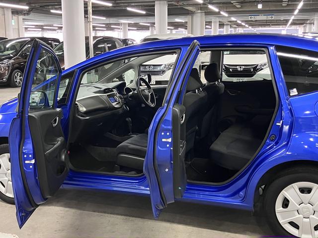 フィットハイブリッド ベースグレード ワンオーナー クルーズコントロール Gathersオーディオ CD再生 USB・AUX端子 FM・AMラジオ オートエアコン ECON 電動格納ドアミラー キーレスエントリー ヘッドライトレベライザー(22枚目)