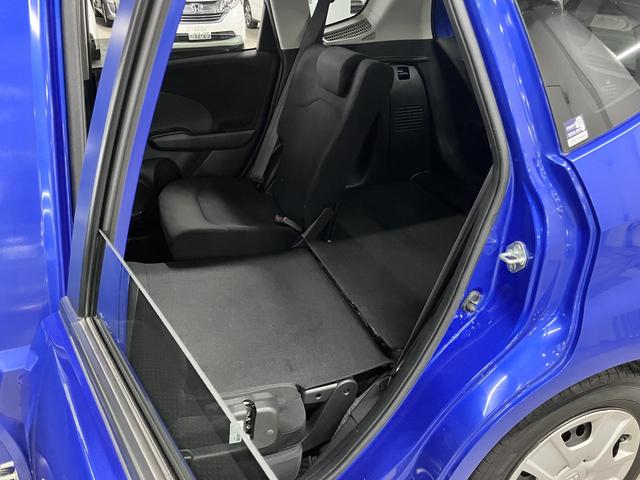 フィットハイブリッド ベースグレード ワンオーナー クルーズコントロール Gathersオーディオ CD再生 USB・AUX端子 FM・AMラジオ オートエアコン ECON 電動格納ドアミラー キーレスエントリー ヘッドライトレベライザー(24枚目)