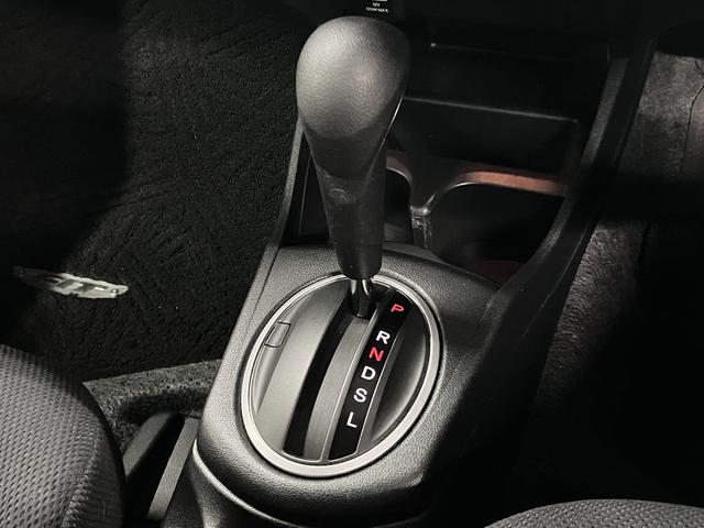 フィットハイブリッド ベースグレード ワンオーナー クルーズコントロール Gathersオーディオ CD再生 USB・AUX端子 FM・AMラジオ オートエアコン ECON 電動格納ドアミラー キーレスエントリー ヘッドライトレベライザー(32枚目)