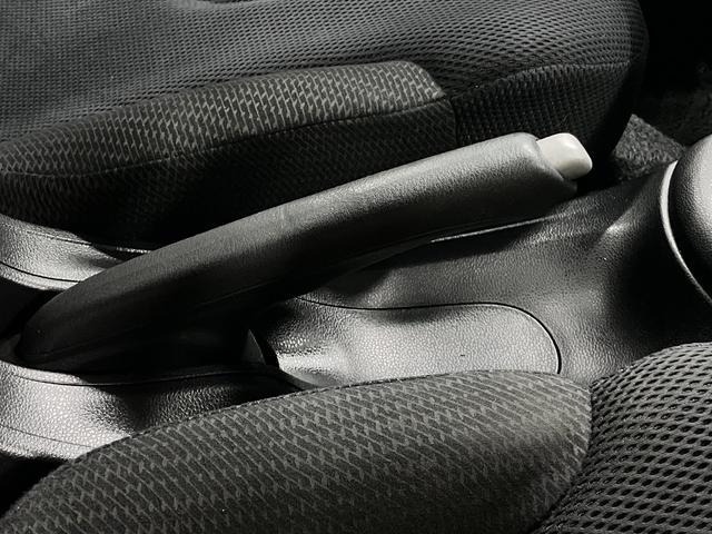 フィットハイブリッド ベースグレード ワンオーナー クルーズコントロール Gathersオーディオ CD再生 USB・AUX端子 FM・AMラジオ オートエアコン ECON 電動格納ドアミラー キーレスエントリー ヘッドライトレベライザー(33枚目)