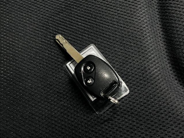 フィットハイブリッド ベースグレード ワンオーナー クルーズコントロール Gathersオーディオ CD再生 USB・AUX端子 FM・AMラジオ オートエアコン ECON 電動格納ドアミラー キーレスエントリー ヘッドライトレベライザー(42枚目)