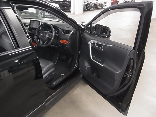 ＲＡＶ４ アドベンチャー　４ＷＤ　寒冷地仕様　セーフティセンス　純正９インチナビ　シートベンチレーション　ステアヒーター　ＢＳＭ・ＰＫＳＢ　バックカメラ　ＢＴオーディオ　フルセグ　ＣＤ・ＤＶＤ　ＥＴＣ　ダウンヒルアシスト　ルーフレール　ＬＥＤライト　専用１９ＡＷ（12枚目）