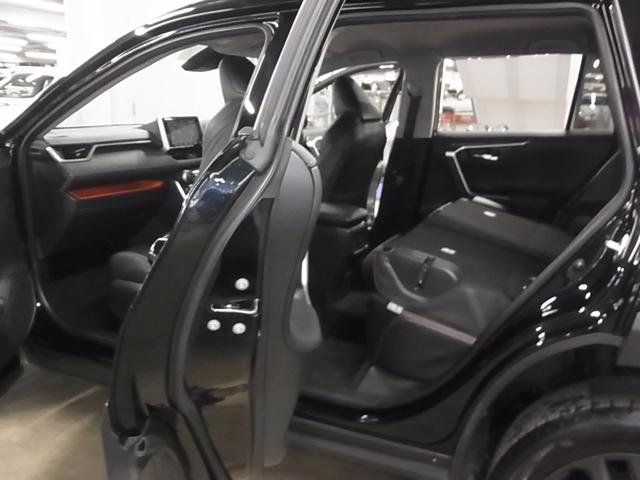 ＲＡＶ４ アドベンチャー　４ＷＤ　寒冷地仕様　セーフティセンス　純正９インチナビ　シートベンチレーション　ステアヒーター　ＢＳＭ・ＰＫＳＢ　バックカメラ　ＢＴオーディオ　フルセグ　ＣＤ・ＤＶＤ　ＥＴＣ　ダウンヒルアシスト　ルーフレール　ＬＥＤライト　専用１９ＡＷ（24枚目）
