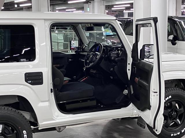 ジムニー ＸＣ　４ＷＤターボ　モンスタースポーツ車高調　アピオ突撃マフラー　社外フロントスポイラー　レカロシート　ケンウッドオーディオ＆８インチナビ　衝突軽減ブレーキ　車線逸脱警報　シートヒーター　バックカメラ　ＥＴＣ　クルコン（12枚目）