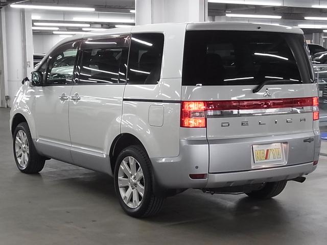 デリカD:5 シャモニー 4WD フリップダウンモニター 両側スライドドア ETC シートヒーター 純正ナビ フロント・サイド・バックカメラ CD・DVD再生 TV スマートキー クルコン パドルシフト コーナーセンサー HIDランプ(8枚目)