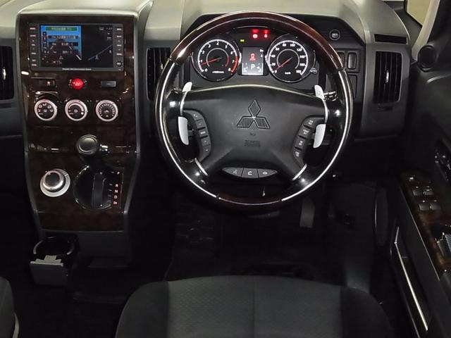 デリカD:5 シャモニー 4WD フリップダウンモニター 両側スライドドア ETC シートヒーター 純正ナビ フロント・サイド・バックカメラ CD・DVD再生 TV スマートキー クルコン パドルシフト コーナーセンサー HIDランプ(11枚目)